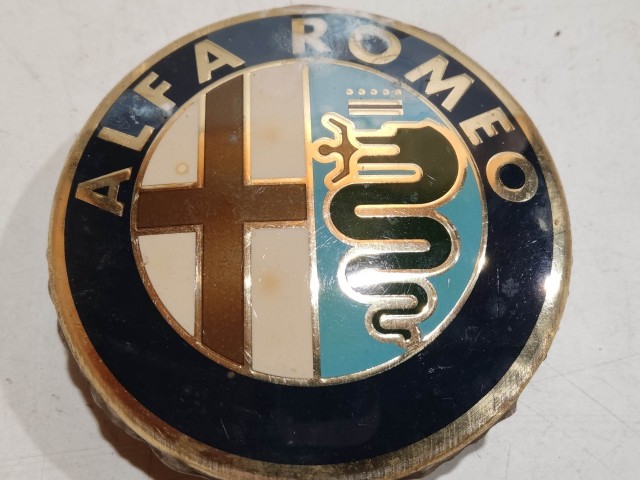 204094 Alfa Romeo 159, Brera, Spider, Giulietta alufelni közép kupak, a képen látható állapotban
