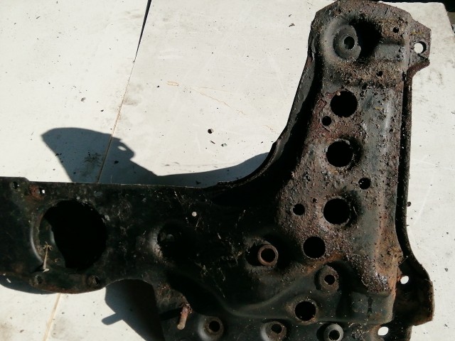 201773 Alfa Romeo 156, 147, Gt első segédalváz (bölcső), a képen látható állapotban