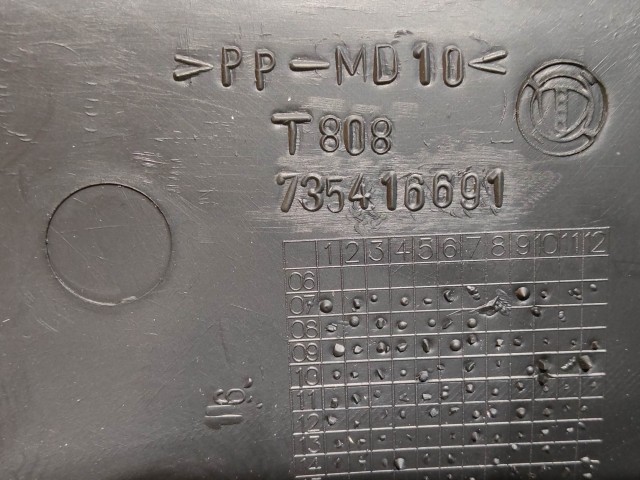 Fiat Linea 735416691 számú kormány feletti műanyag
