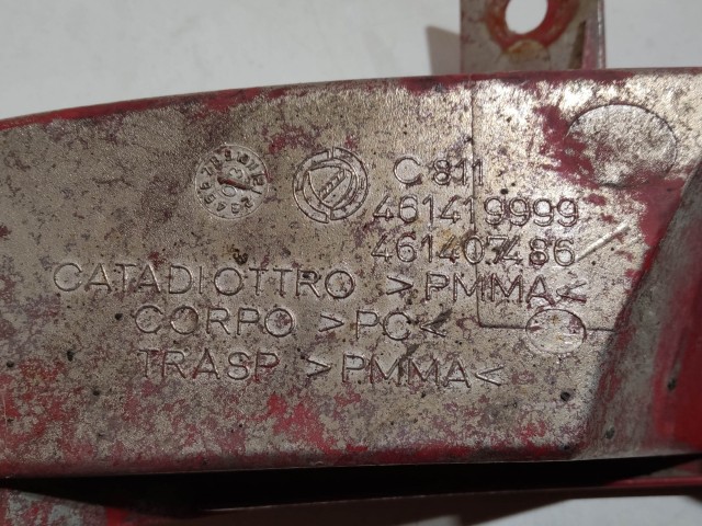 204173 Alfa Romeo GT 2003-2010 tolatólámpa izzó foglalat nélkül, a képen látható sérüléssel