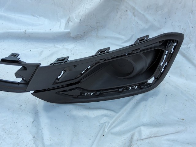 Fiat Tipo 2020-  utángyártott új alsó díszrács, nem ködlámpás kivitel 735754048