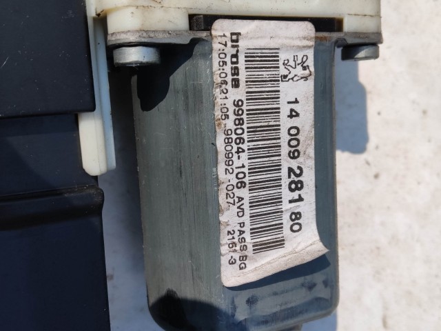 Fiat Ulysse 2001-2010 jobb első ablakemelő motorral 148531108