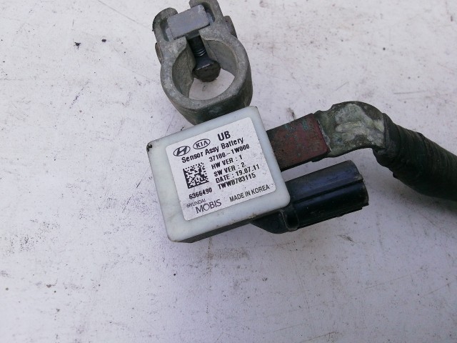 Kia Rio 2011-2017 akkumulátor saru 37180-1W000