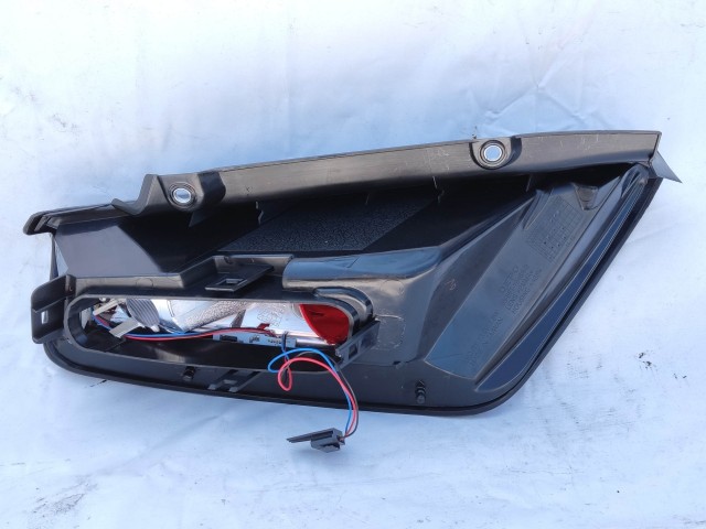 Fiat Punto Evo utángyártott új jobb hátsó lámpa szögletes csatlakozós kivitel 51895398