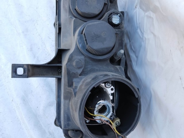 204330 Alfa Romeo 159 jobb első fényszóró, 1db izzótakaró kupak nélkül