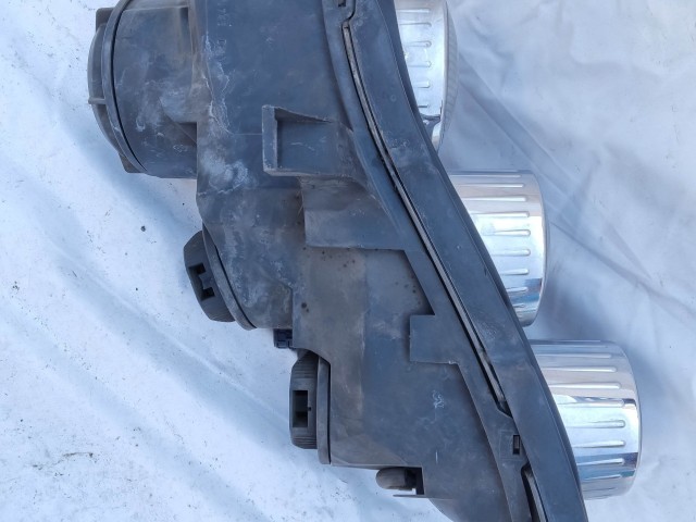 204331 Alfa Romeo 159 jobb első fényszóró, tompított terelő lemez leesve!!!!