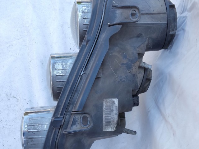 204331 Alfa Romeo 159 jobb első fényszóró, tompított terelő lemez leesve!!!!