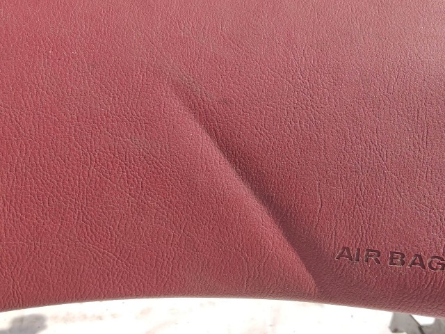 204361 Alfa Romeo Brera, Spider 2005-2010  piros színű műszerfal párna a képen látható sérüléssel