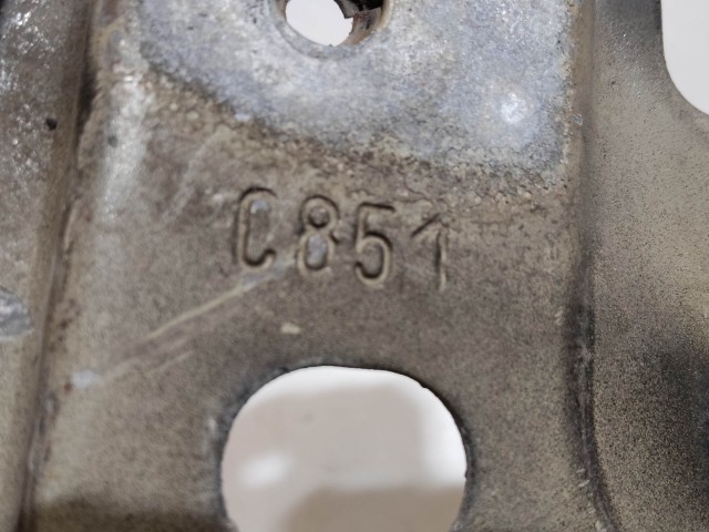 Fiat Grande Punto bal első sárvédőtartó