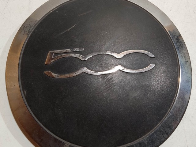 204397 Fiat 500 2007- felni közép kupak, a képen látható állapotban 51884863