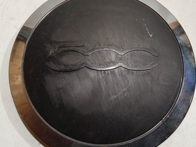 204401 Fiat 500 2007- felni közép kupak, a képen látható állapotban 51884863