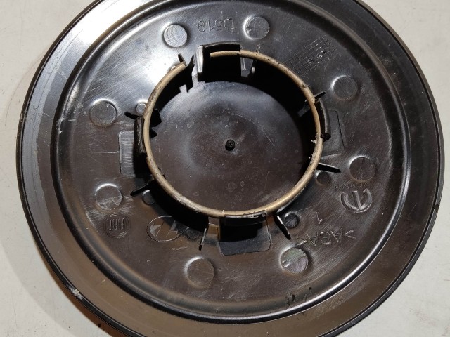 204401 Fiat 500 2007- felni közép kupak, a képen látható állapotban 51884863