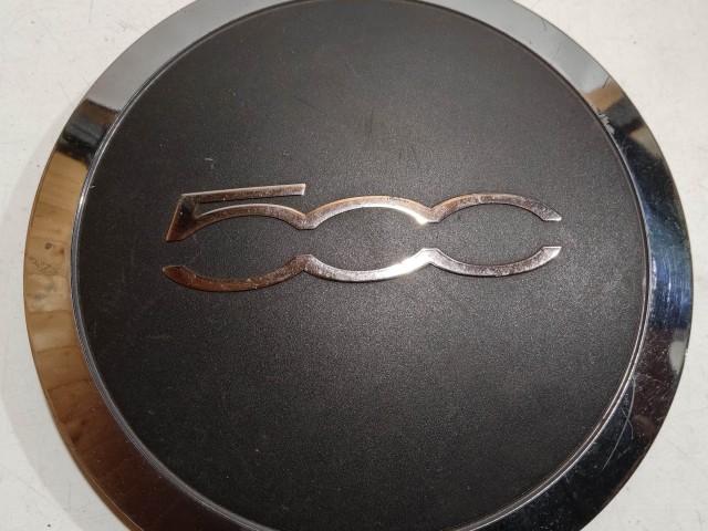 204403 Fiat 500 2007- felni közép kupak, a képen látható állapotban 51884863