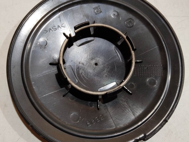204403 Fiat 500 2007- felni közép kupak, a képen látható állapotban 51884863