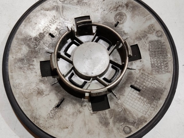 204412 Fiat 500 2007- felni közép kupak, a képen látható állapotban 51884863