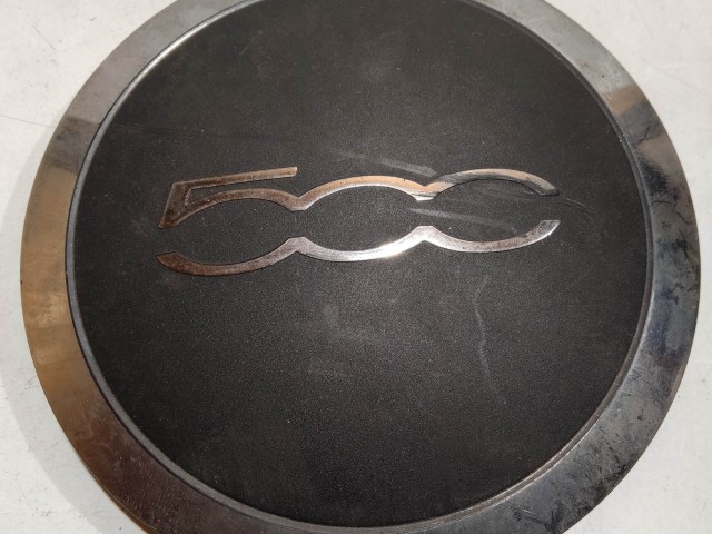 204413 Fiat 500 2007- felni közép kupak, a képen látható állapotban 51884863