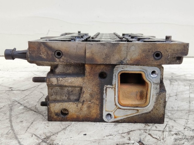 204426 Fiat Punto III., Doblo 2000-2009, Idea, Panda II. Lancia Ypsilon II. 1,3 16v hengerfej, szelepekkel, izzítógyertyák beleszorultak!!!!!
