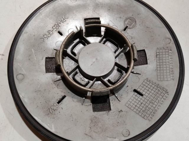 204430 Fiat 500 2007- felni közép kupak, a képen látható állapotban 51884863