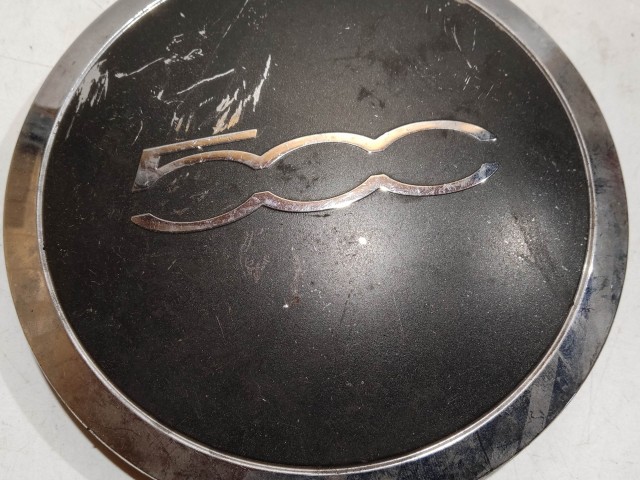 204435 Fiat 500 2007- felni közép kupak, a képen látható állapotban 51884863