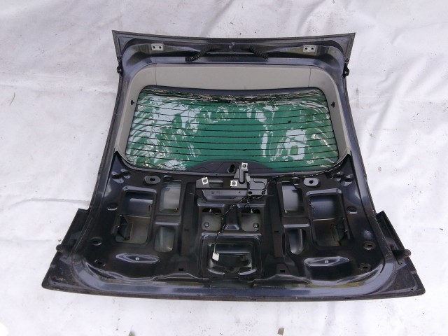 202471 Ford C-Max 2003-2010 csomagtérajtó, a képen látható sérüléssel