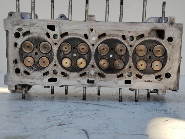 166245 Alfa Romeo 159, 156, 147, Gt 1,9 16v Diesel hengerfej, 5 mm szelepszárral a képen látható sérüléssel