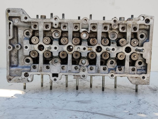 166245 Alfa Romeo 159, 156, 147, Gt 1,9 16v Diesel hengerfej, 5 mm szelepszárral a képen látható sérüléssel