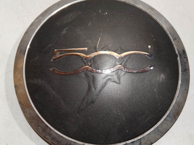 204461 Fiat 500 2007- felni közép kupak, a képen látható állapotban 51884863