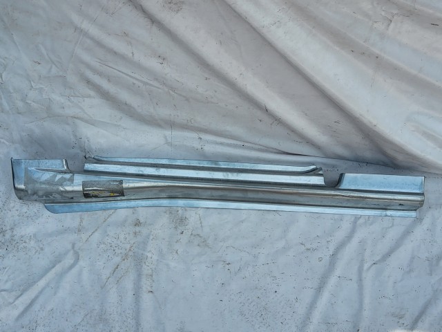 202634 Ford Transit 2000-2014 utángyártott új bal első ajtó alatti küszöb rész