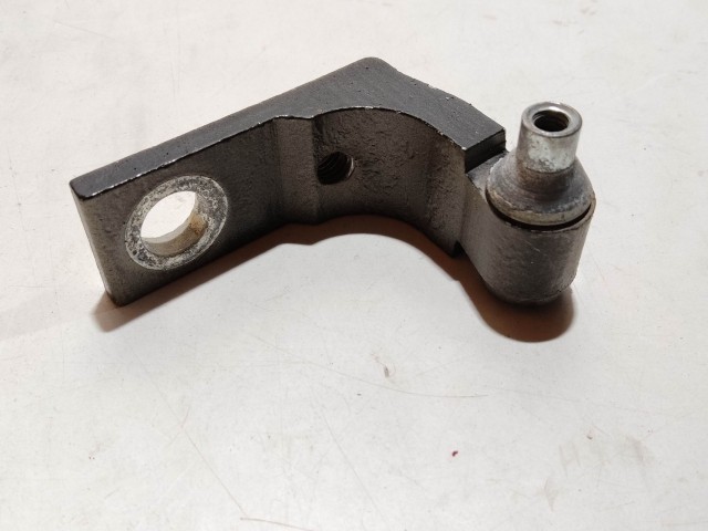 204537 Alfa Romeo, Fiat, Lancia bal oldali alsó ajtózsanér 51825649