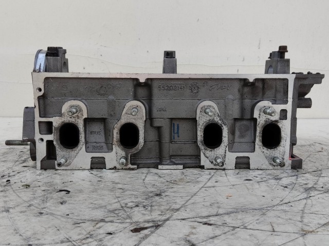 204547 Fiat Punto III. 1,2 8v benzin hengerfej, vezérnűtengely nélkül!!