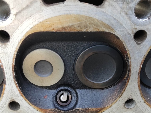 204547 Fiat Punto III. 1,2 8v benzin hengerfej, vezérnűtengely nélkül!!