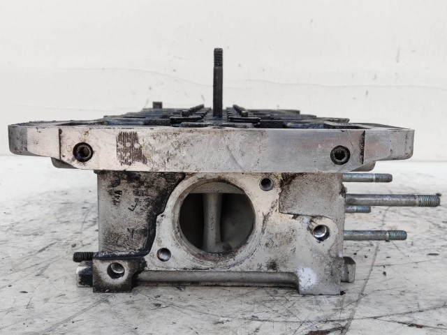 204551 Alfa Romeo 159, 156, 147, Gt 1,9 16v Diesel hengerfej, 5 mm szelepszárral, 1 izzítógyertya beletörve!!!