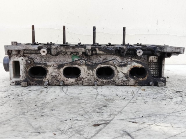 204551 Alfa Romeo 159, 156, 147, Gt 1,9 16v Diesel hengerfej, 5 mm szelepszárral, 1 izzítógyertya beletörve!!!