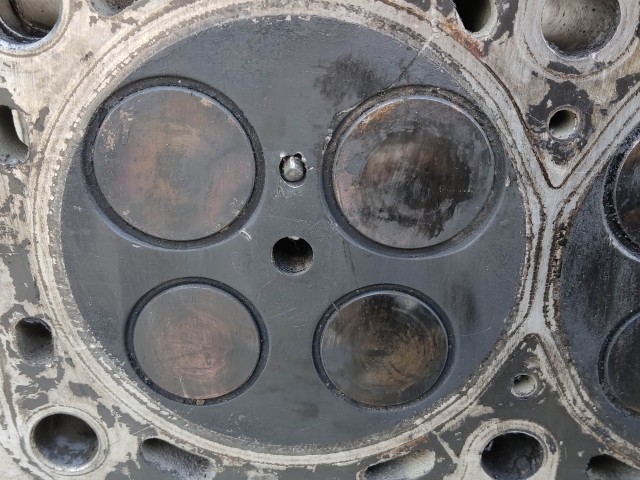 204551 Alfa Romeo 159, 156, 147, Gt 1,9 16v Diesel hengerfej, 5 mm szelepszárral, 1 izzítógyertya beletörve!!!