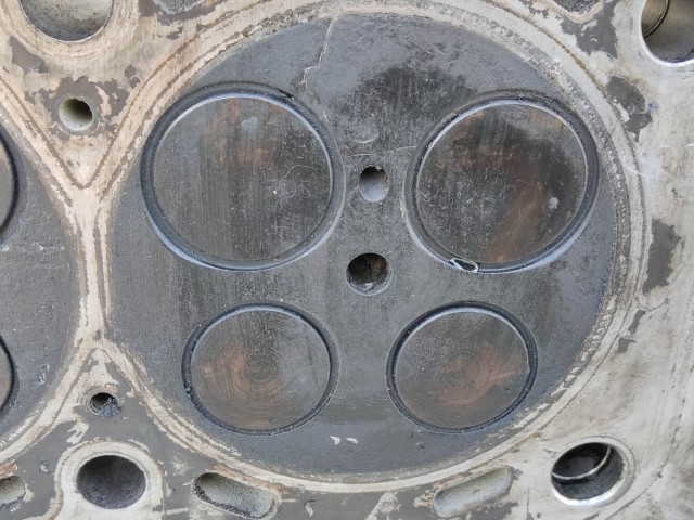 204551 Alfa Romeo 159, 156, 147, Gt 1,9 16v Diesel hengerfej, 5 mm szelepszárral, 1 izzítógyertya beletörve!!!