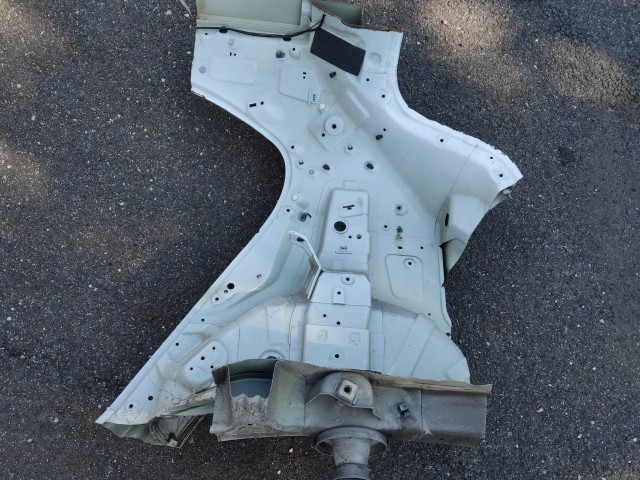 204598 Kia Rio 2011-2017 jobb hátsó sárvédő használt a képen látható sérüléssel