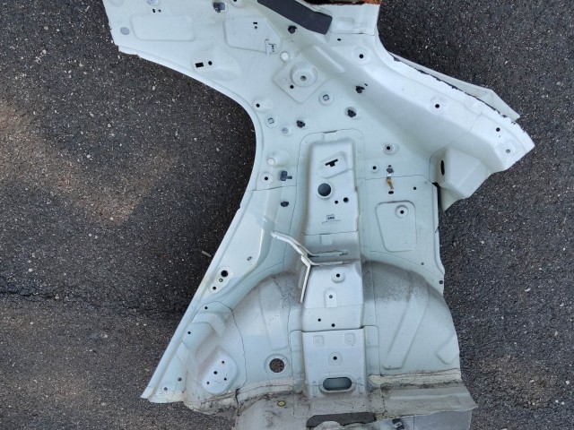 204598 Kia Rio 2011-2017 jobb hátsó sárvédő használt a képen látható sérüléssel