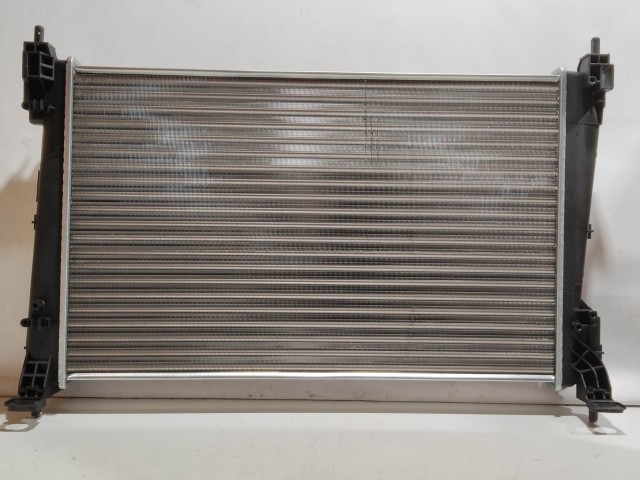 Alfa Romeo MiTo,Fiat Grande Punto, Bravo, Lancia Delta  utángyártott új  vízhűtő 51808364