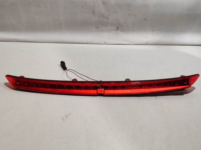 136589 Lancia Delta 2008-2014 pótféklámpa, a képen látható sérüléssel