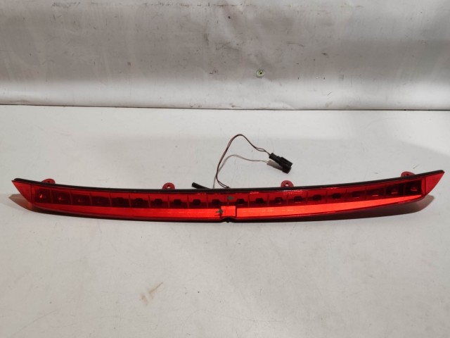 136571 Lancia Delta 2008-2014 pótféklámpa, a képen látható sérüléssel