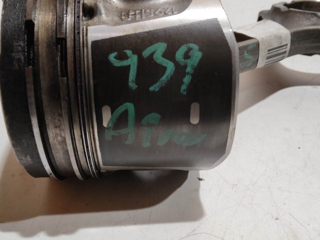 157062 Alfa Romeo 159 2,4 20v Diesel dugattyú hajtókarral 939A9000