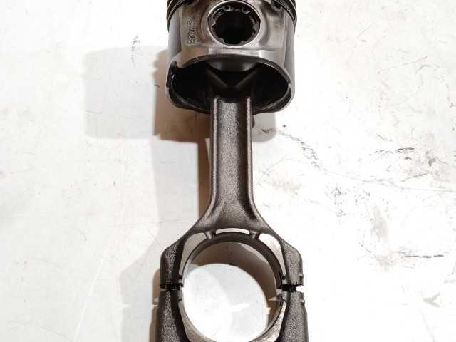 154061 Alfa Romeo 159 2,4 20v Diesel dugattyú hajtókarral 939A9000