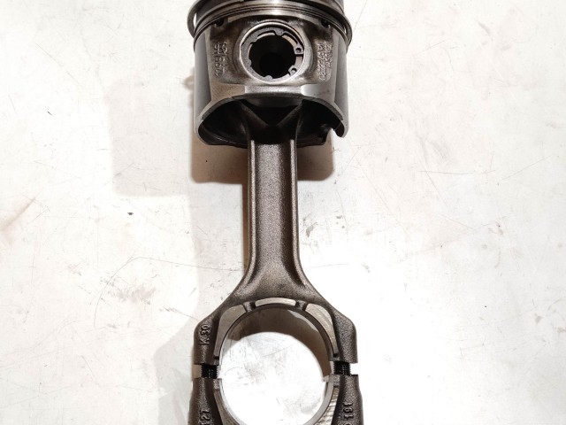 154061 Alfa Romeo 159 2,4 20v Diesel dugattyú hajtókarral 939A9000