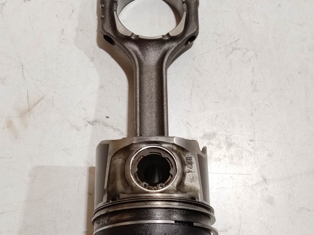 157063 Alfa Romeo 159 2,4 20v Diesel dugattyú hajtókarral 939A9000