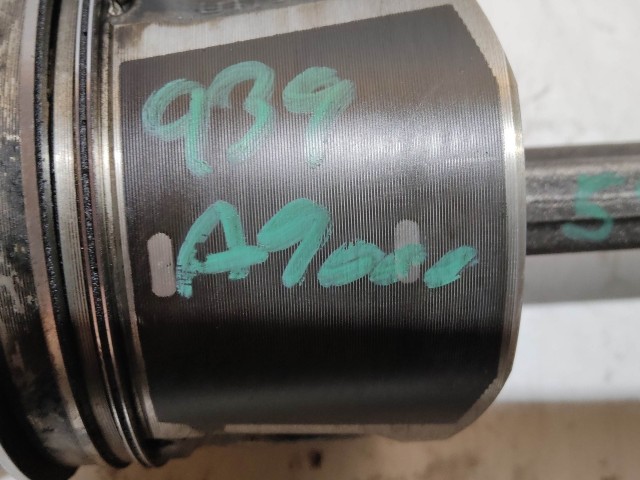 157063 Alfa Romeo 159 2,4 20v Diesel dugattyú hajtókarral 939A9000