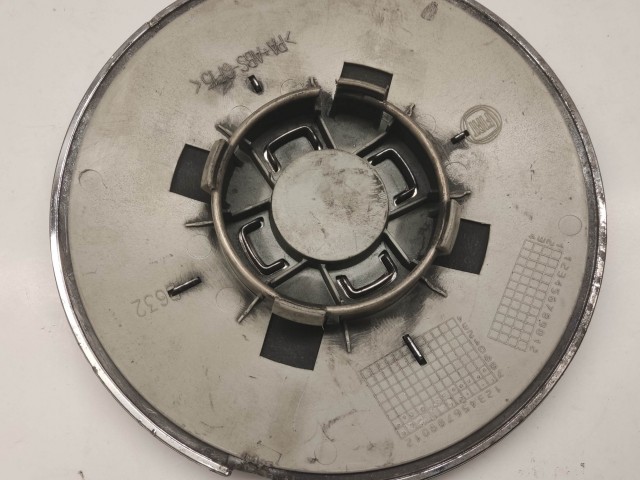 204631 Fiat 500 2007- felni közép kupak, a képen látható állapotban 51884863