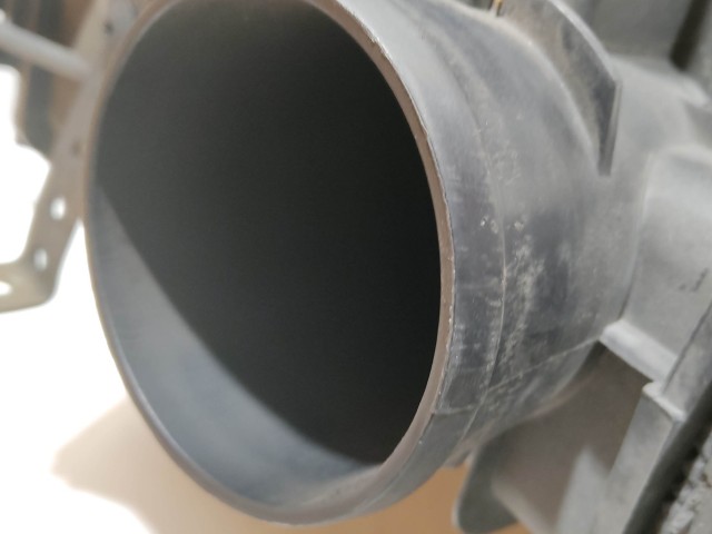 136260 Alfa Romeo GT, 147 1,9 Diesel légszűrőház a képen látható sérüléssel 46794400