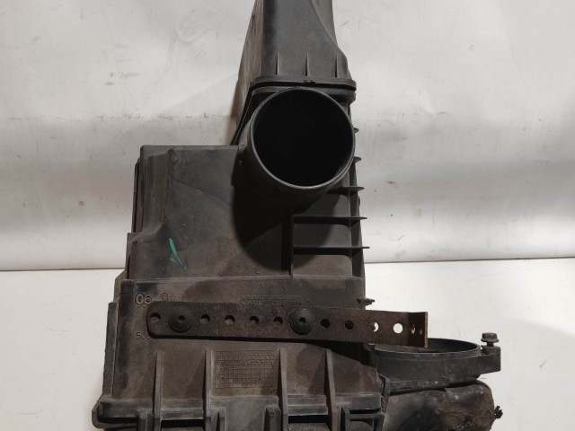 136260 Alfa Romeo GT, 147 1,9 Diesel légszűrőház a képen látható sérüléssel 46794400