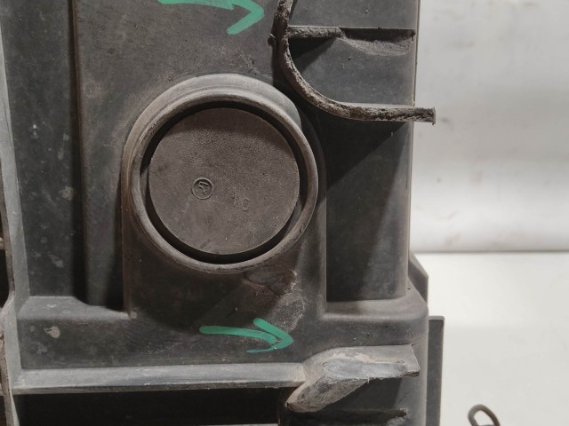 136260 Alfa Romeo GT, 147 1,9 Diesel légszűrőház a képen látható sérüléssel 46794400