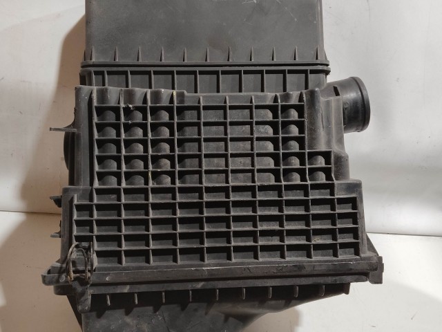 136260 Alfa Romeo GT, 147 1,9 Diesel légszűrőház a képen látható sérüléssel 46794400